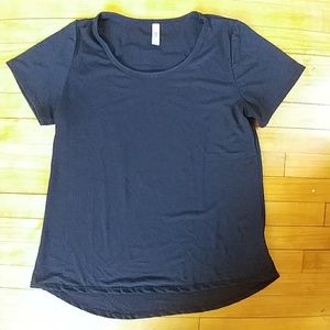 Black Lularoe classic tee
